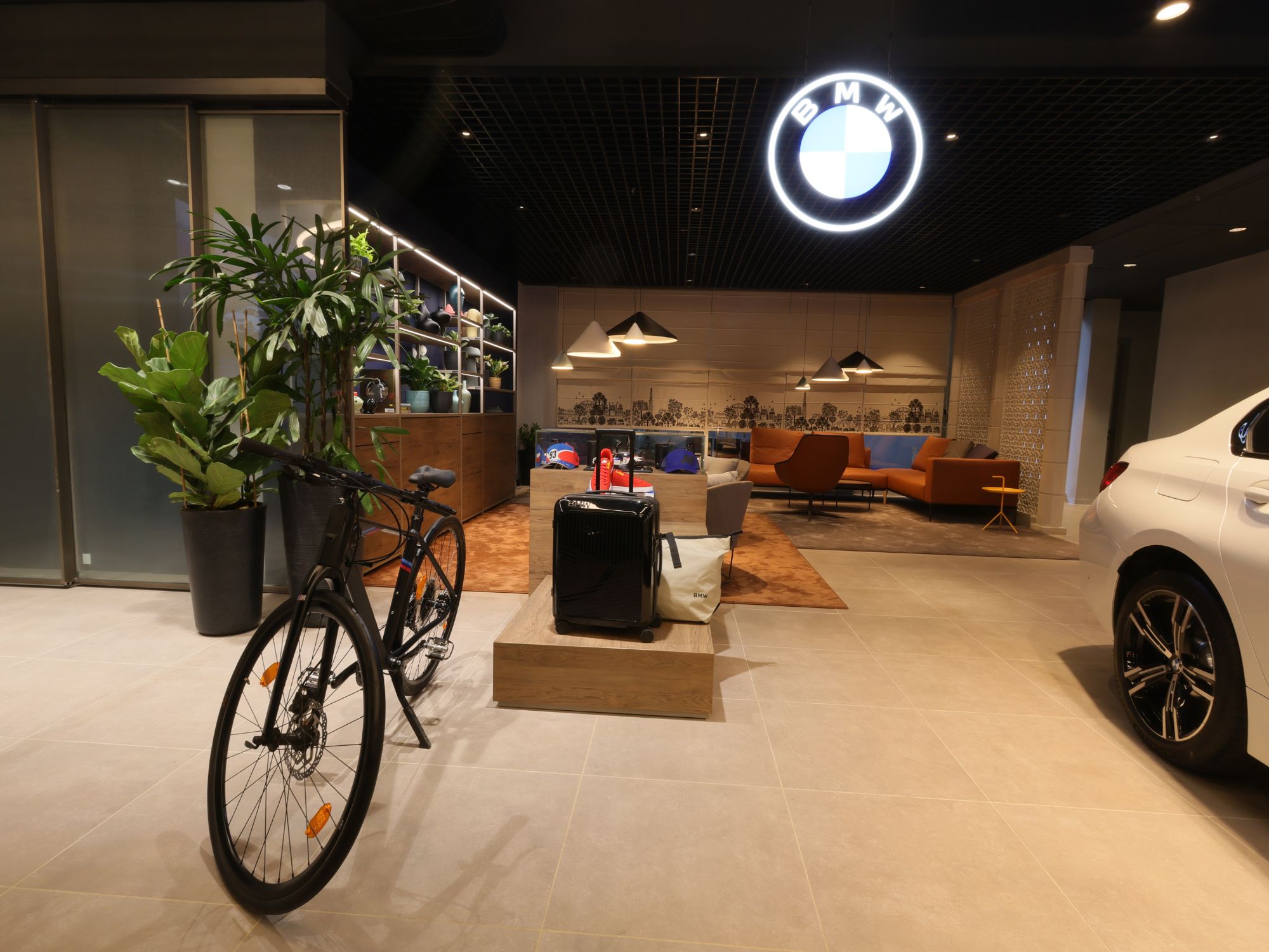 BMW South Delhi Store Image (6)