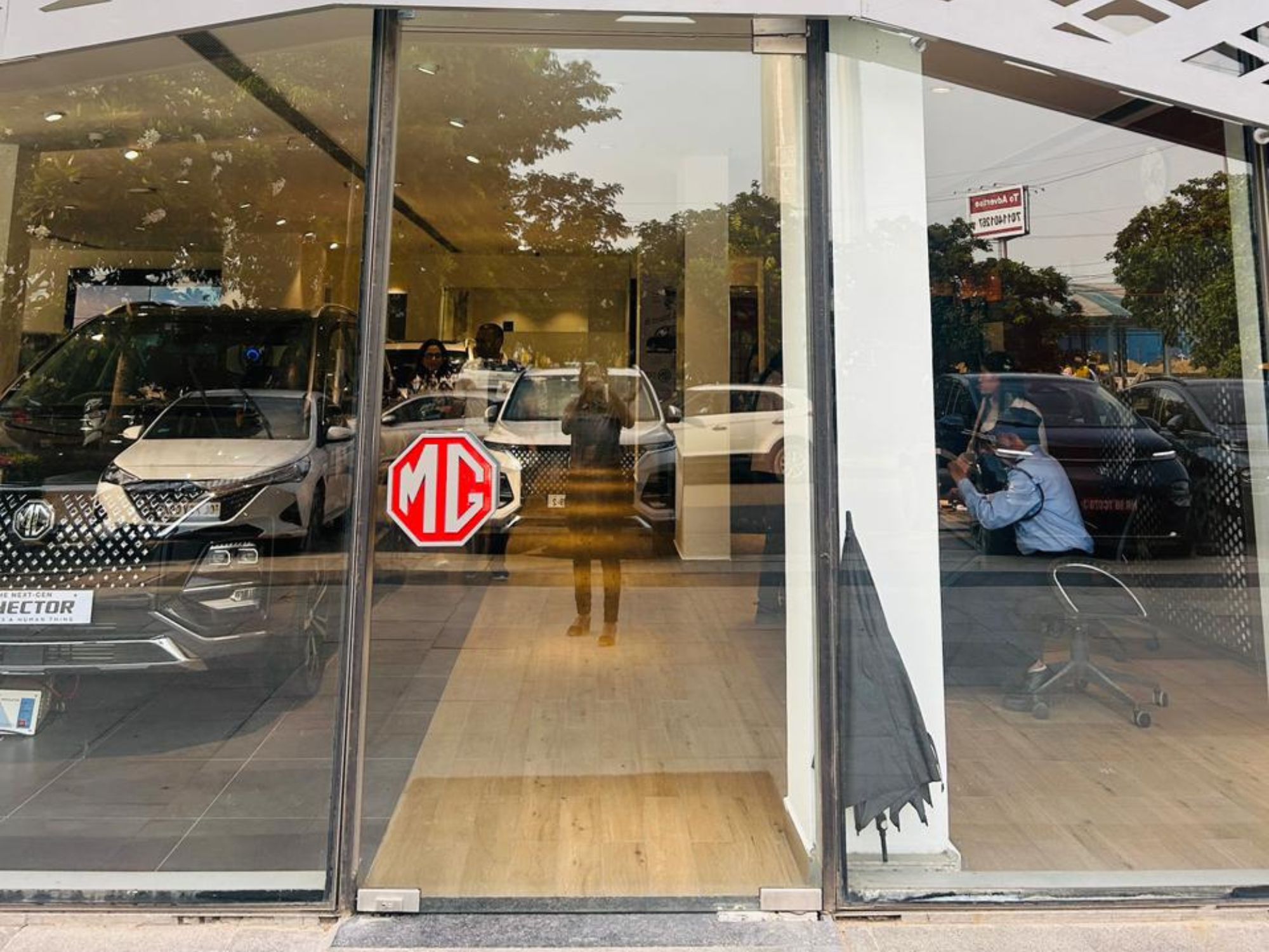 MG Gurgaon Store Image Showroom (14)