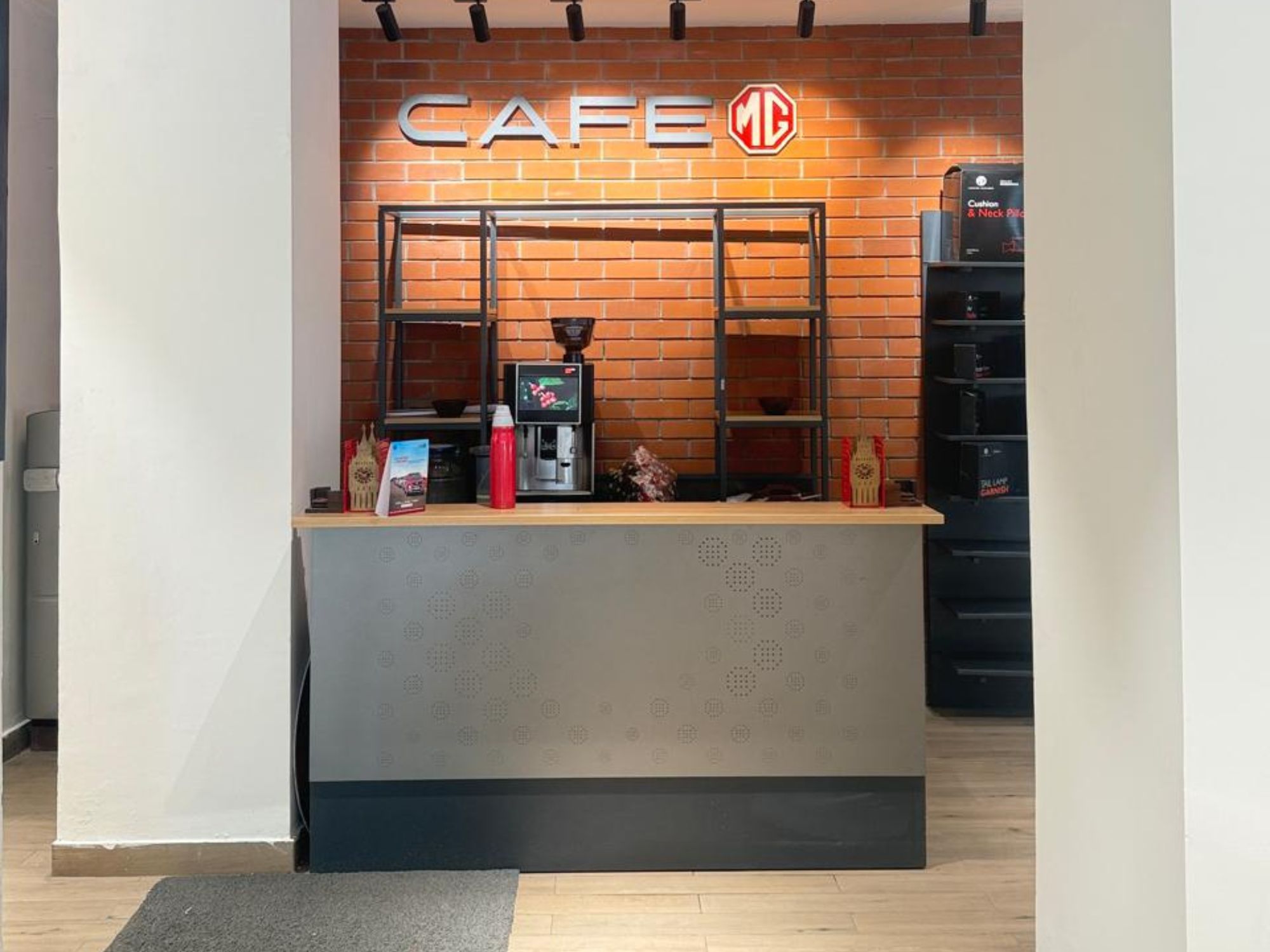 MG Gurgaon Store Image Showroom (16)