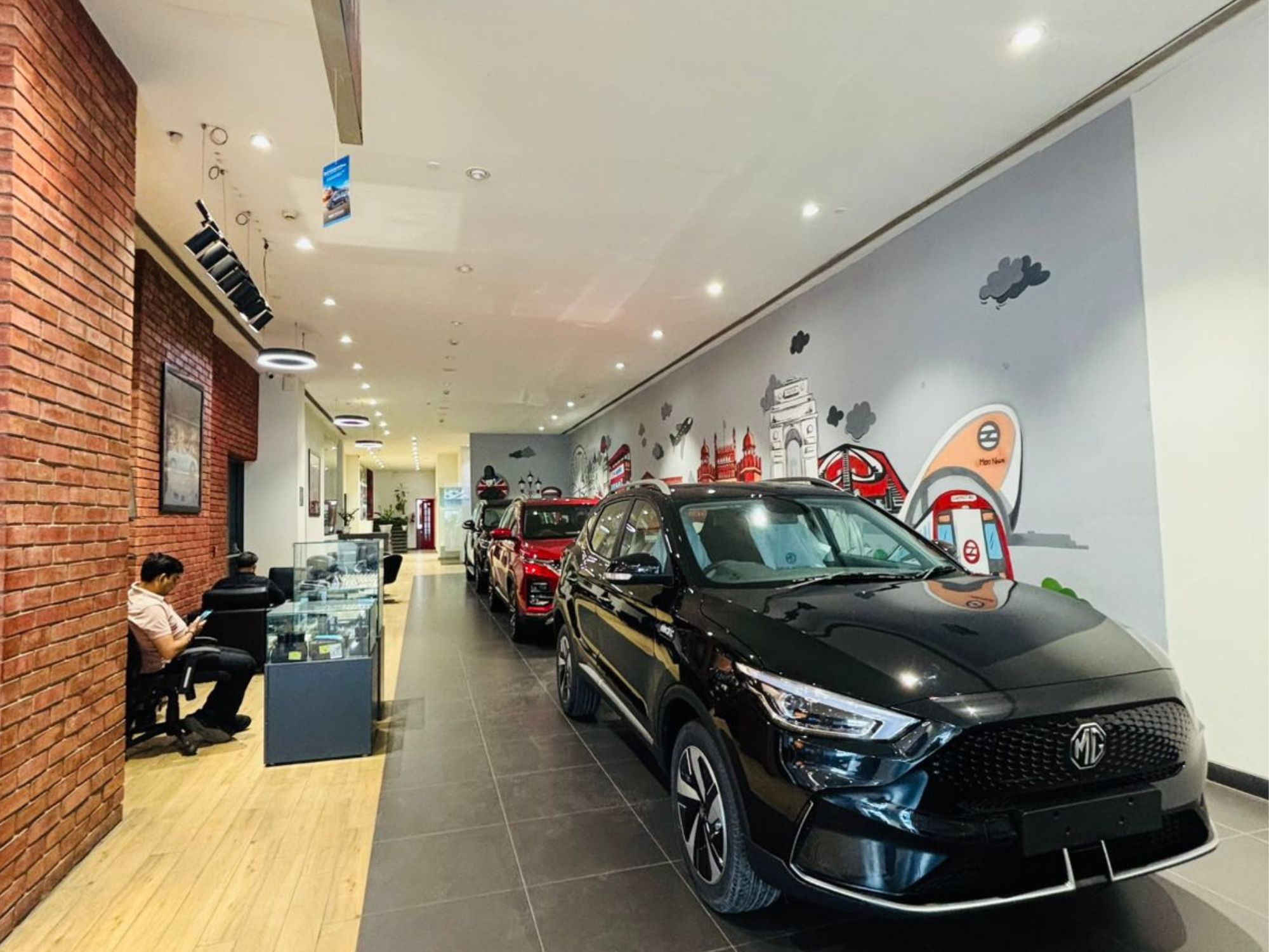 Morris Garages Delhi Kirti Nagar Sotre Image (2)