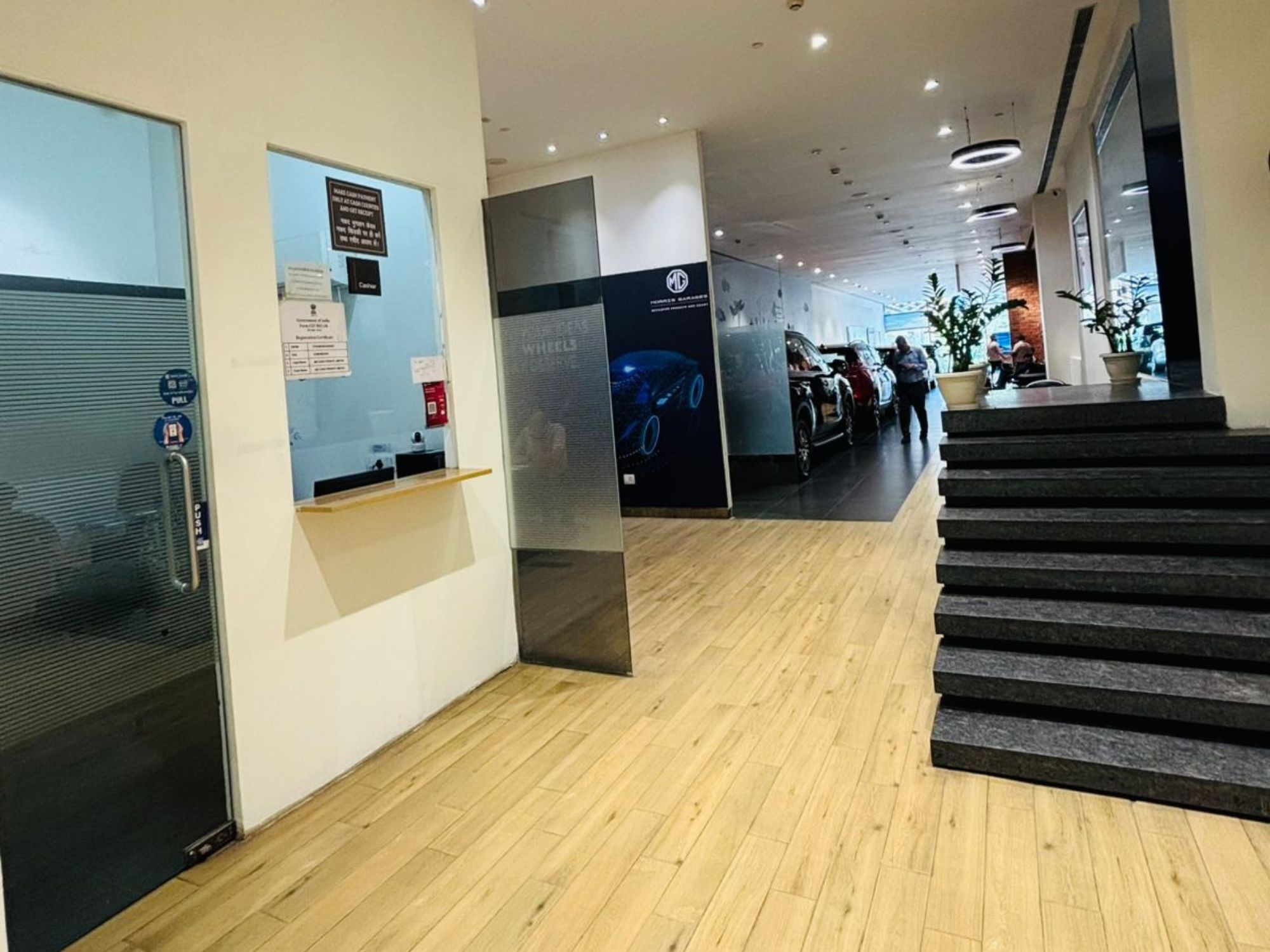 Morris Garages Delhi Kirti Nagar Sotre Image (9)