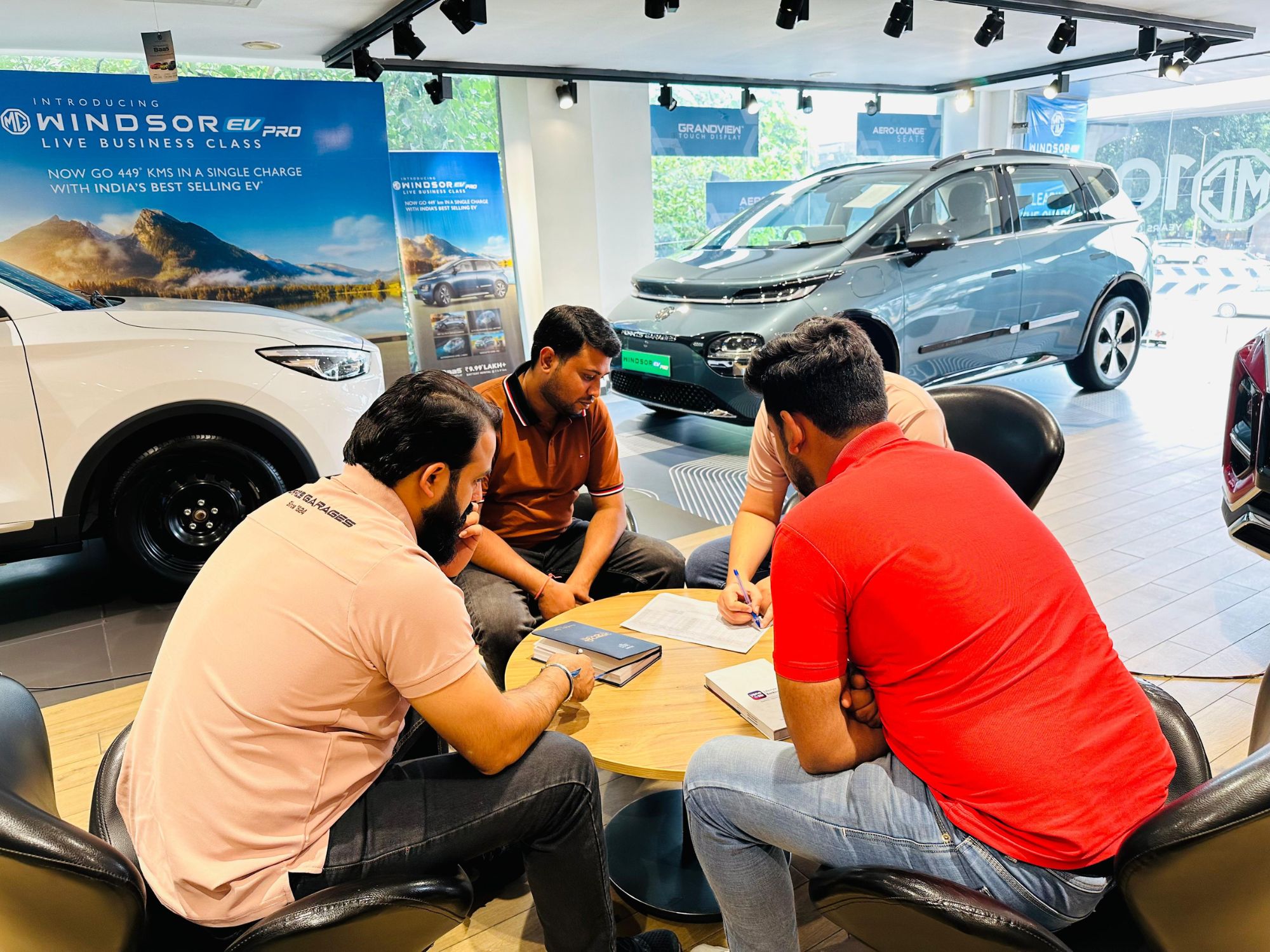 Morris Garages Delhi Prashant Vihar Store Image (3)