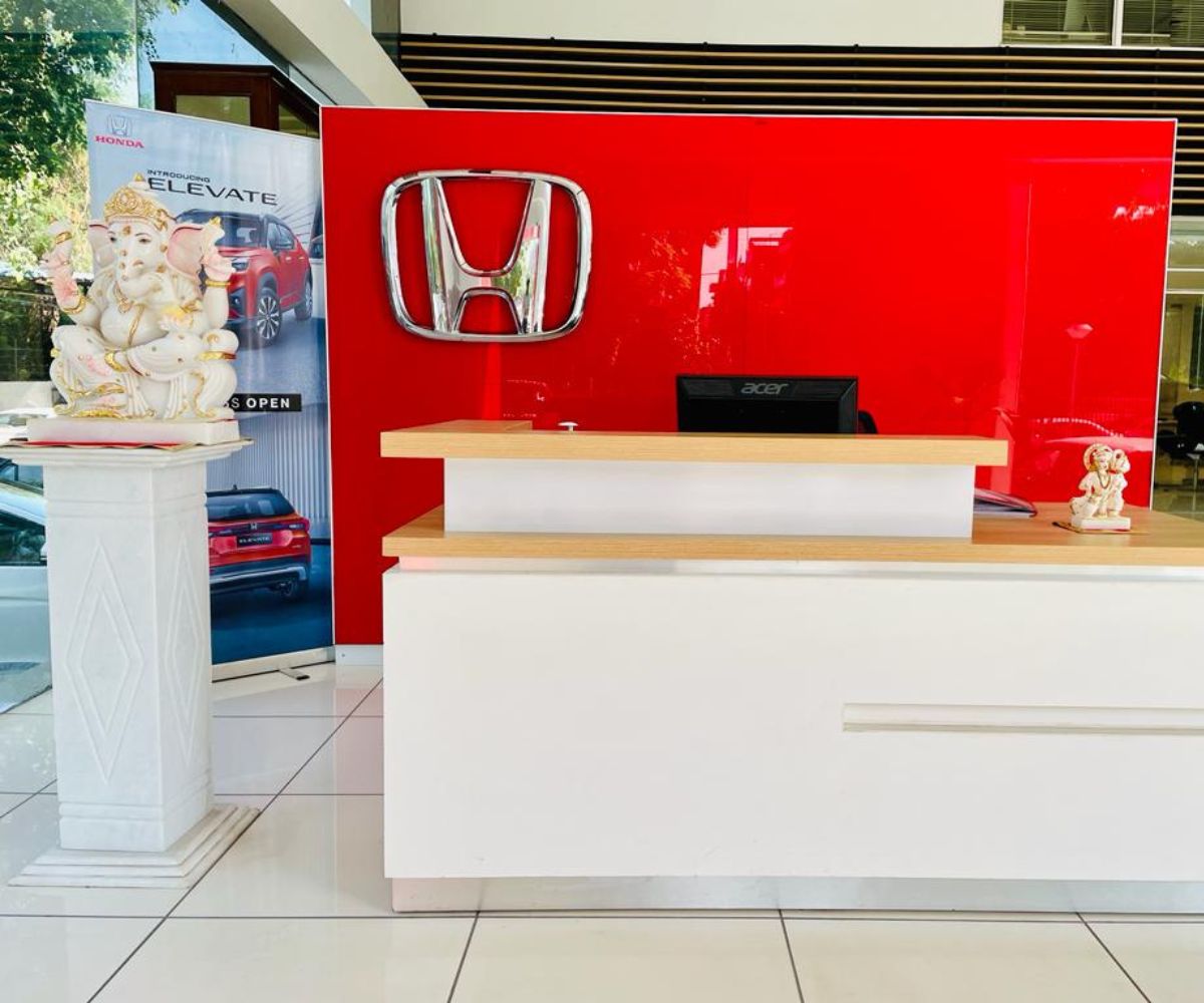 Peeragarhi, Delhi Store Image (8)