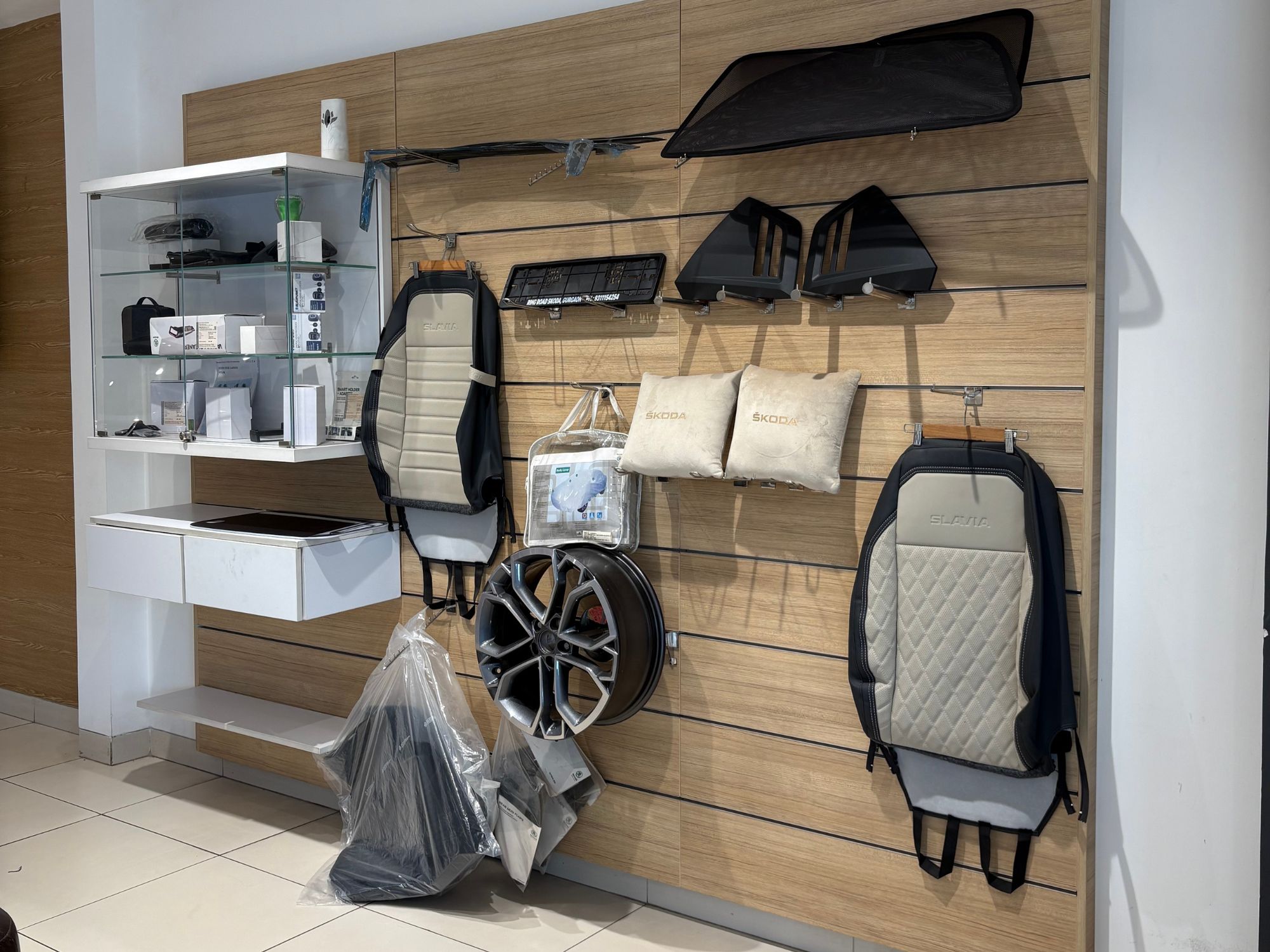 Skoda Store Image Gurgaon GGN Showroom (6)