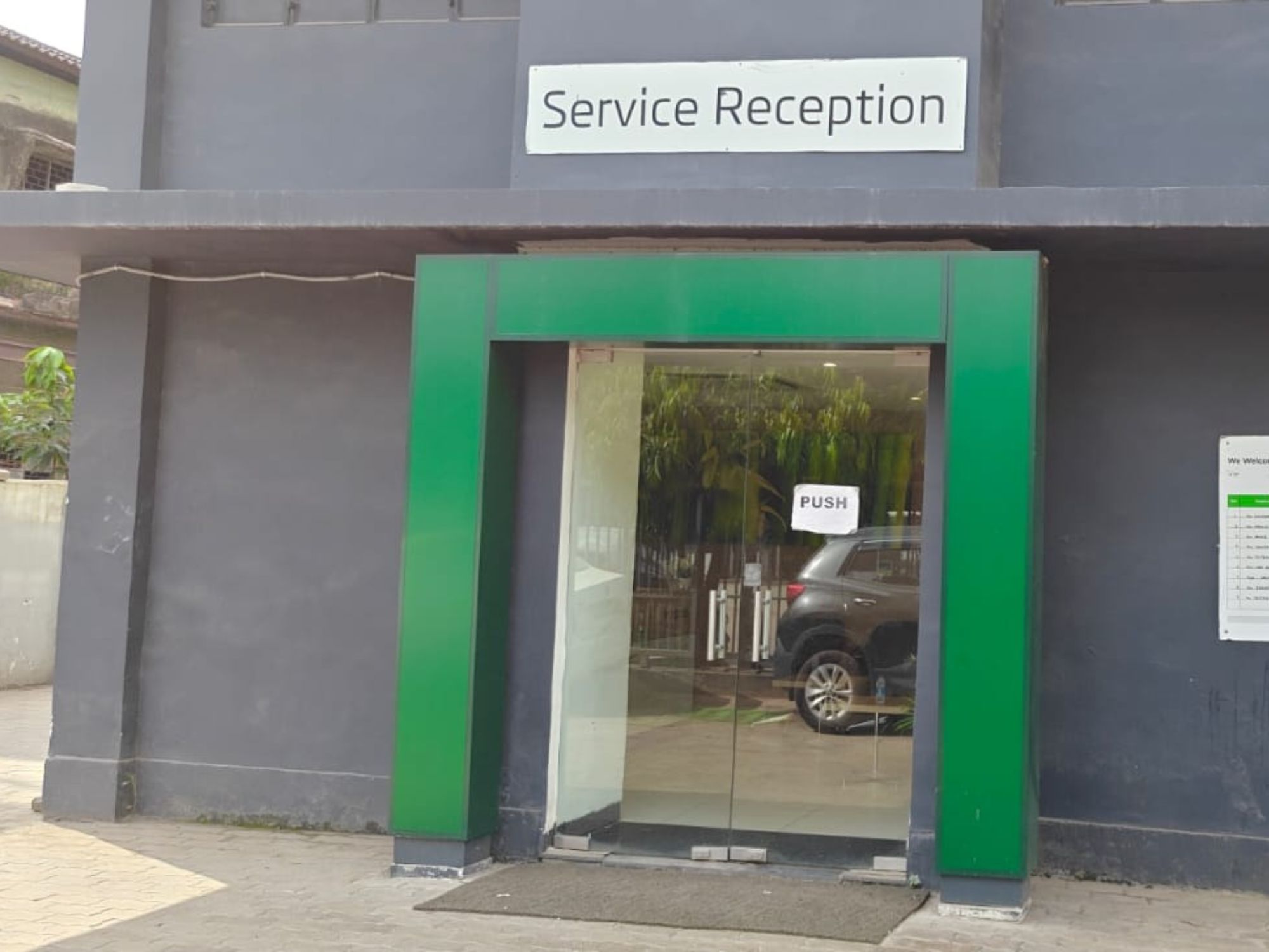 Skoda Store Image JP (6)